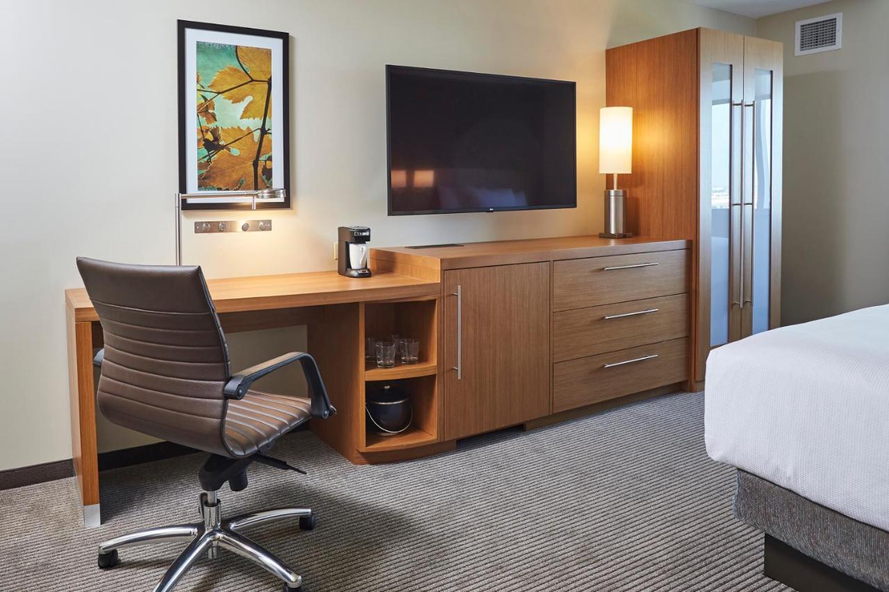 Hyatt Place Toronto/Mississauga Centre エクステリア 写真